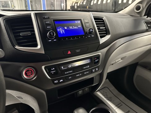 Used 2019 Honda Pilot LX image 11