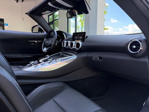 Used 2018 Mercedes-Benz AMG GT Roadster image 31