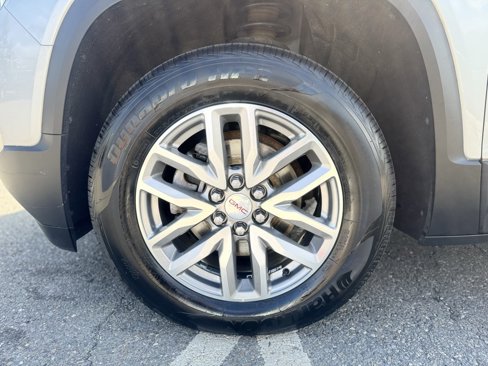 Used 2018 GMC Acadia SLE image 3