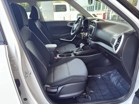 Used 2022 Kia Soul LX w/ Technology Package image 18