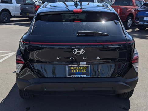 Used 2024 Hyundai Kona SEL image 3