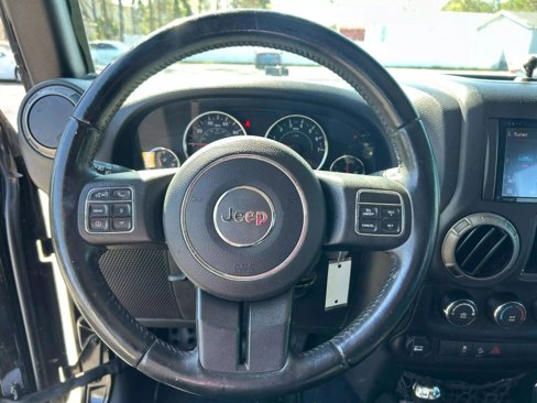 Used 2018 Jeep Wrangler Unlimited Sport w/ Connectivity Group image 11