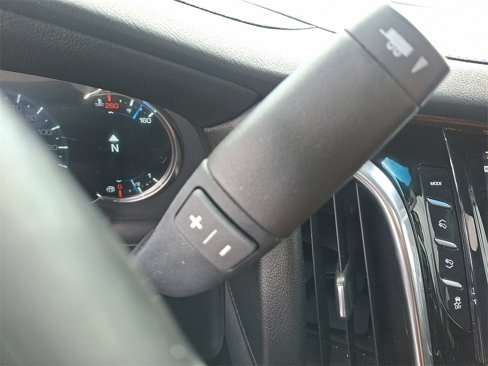 Used 2017 Cadillac Escalade Luxury image 16