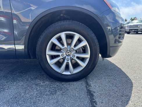 Used 2014 Volkswagen Touareg Sport image 12