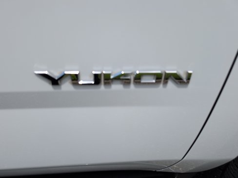 Used 2018 GMC Yukon SLT w/ Open Road Package image 9