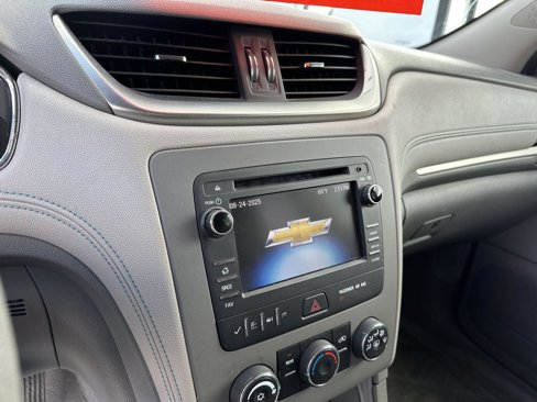 Used 2013 Chevrolet Traverse LS image 29