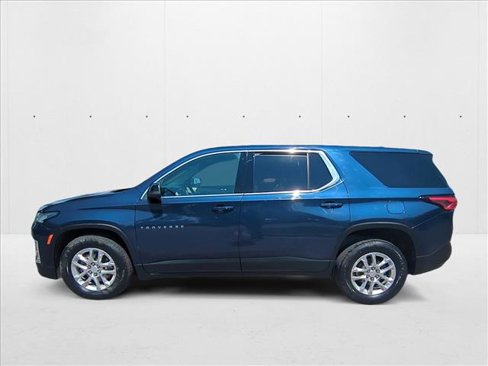 Used 2022 Chevrolet Traverse LS image 9
