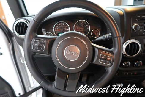 Used 2017 Jeep Wrangler Unlimited Sahara w/ Connectivity Group image 30