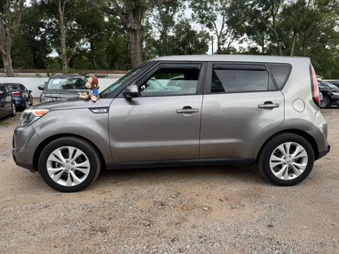 Used 2016 Kia Soul + image 2