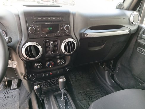 Used 2014 Jeep Wrangler Unlimited Rubicon image 21