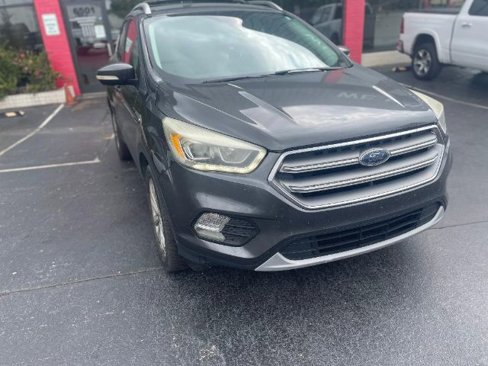 Used 2017 Ford Escape Titanium image 1
