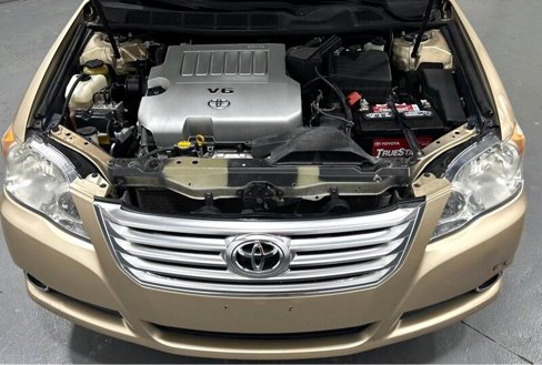 Used 2010 Toyota Avalon image 16