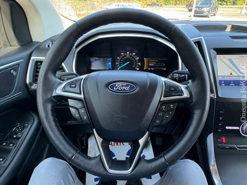 Used 2020 Ford Edge Titanium image 22