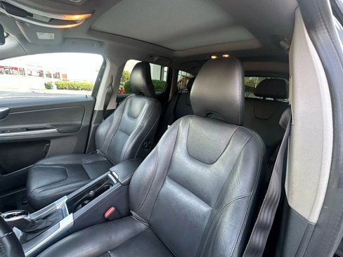 Used 2015 Volvo XC60 T6 Premier Plus image 12