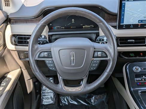 Used 2022 Lincoln Nautilus Reserve w/ Luxury Package image 19