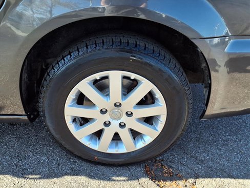 Used 2016 Chrysler Town & Country Touring image 35