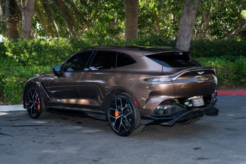 Used 2025 Aston Martin DBX 707 image 4