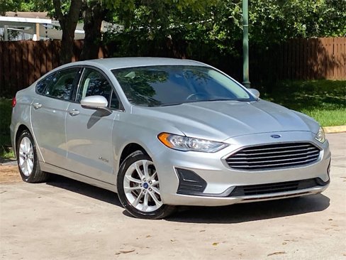 Used 2019 Ford Fusion SE image 3