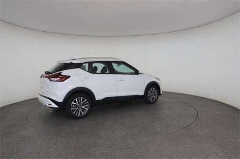 Used 2021 Nissan Kicks SV image 20