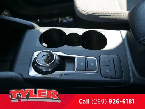 Used 2022 Ford Escape SE w/ Cold Weather Package image 40