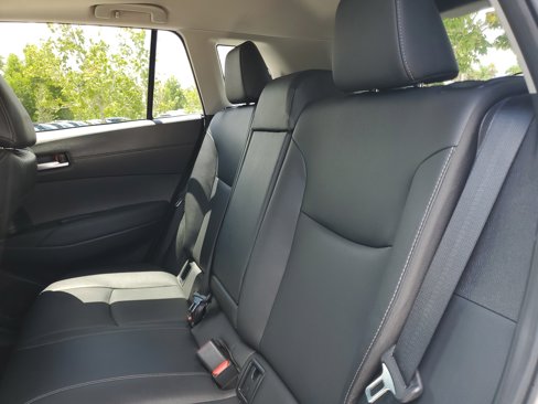 Used 2024 Toyota Corolla Cross XLE image 18