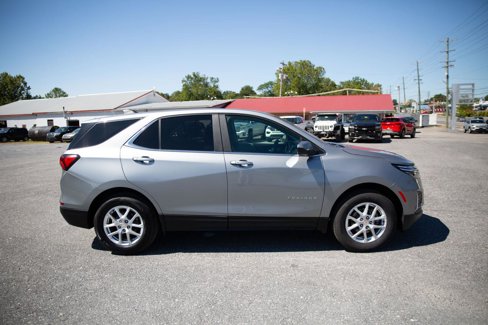 Used 2024 Chevrolet Equinox LT image 2