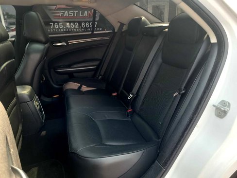 Used 2020 Chrysler 300 Limited image 13