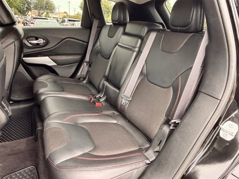 Used 2017 Jeep Cherokee Trailhawk w/ Comfort/Convenience Group image 27