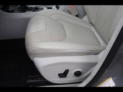 Used 2020 Jeep Cherokee Limited image 20