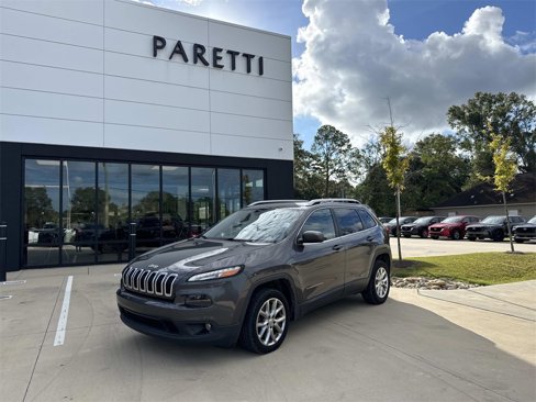 Used 2018 Jeep Cherokee Latitude Plus w/ Comfort/Convenience Group image 1