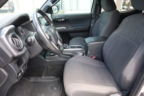 Used 2018 Toyota Tacoma TRD Sport image 19