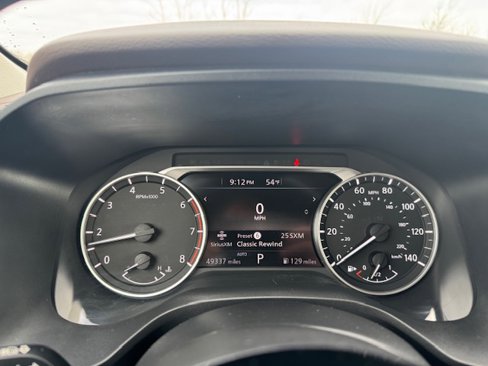Used 2022 Nissan Rogue SV image 9