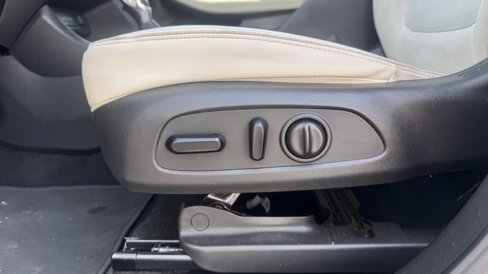 Used 2021 Buick Encore GX Select image 11