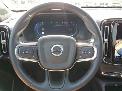 New 2025 Volvo XC40 B5 Core w/ Protection Package Premier image 16
