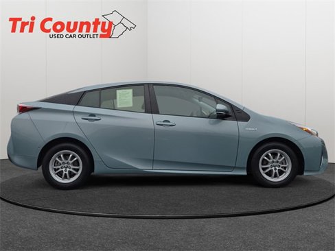 Used 2017 Toyota Prius Four image 9