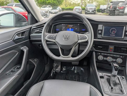 Used 2024 Volkswagen Jetta SE image 17