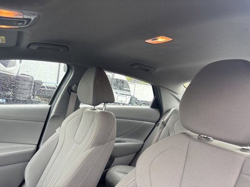 Used 2024 Hyundai Elantra SEL image 13