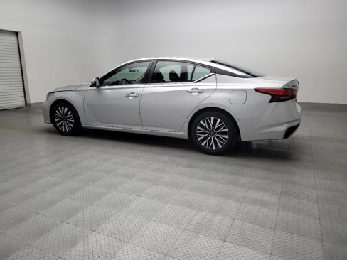 Used 2023 Nissan Altima 2.5 SV image 3