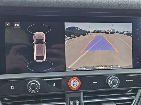 Certified 2025 Porsche Macan image 27