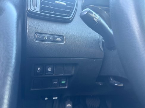 Used 2021 Nissan Rogue Sport S image 14