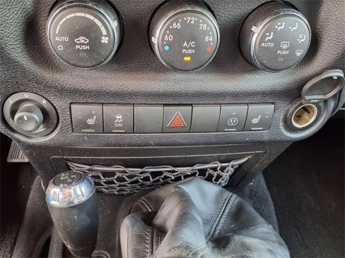 Used 2014 Jeep Wrangler Unlimited Rubicon w/ Connectivity Group image 24
