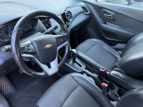Used 2018 Chevrolet Trax LT w/ LT Convenience Package image 16