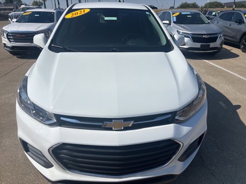 Used 2021 Chevrolet Trax LS w/ Tint and Cruise Package image 13
