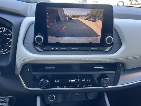 Used 2023 Nissan Rogue SV image 20