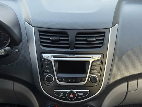 Used 2014 Hyundai Accent GLS image 20