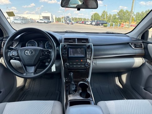 Used 2016 Toyota Camry LE image 13