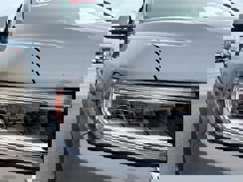 Used 2021 GMC Acadia SLE w/ Driver Convenience Package image 11