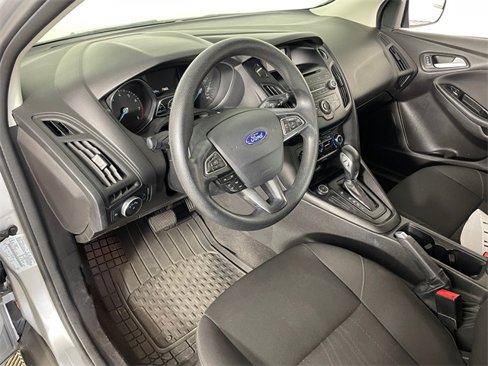 Used 2017 Ford Focus SE image 5
