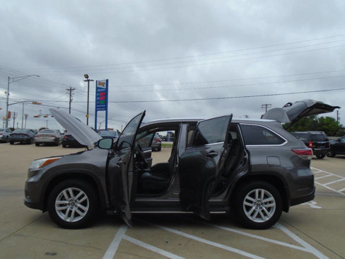 Used 2016 Toyota Highlander XLE image 29