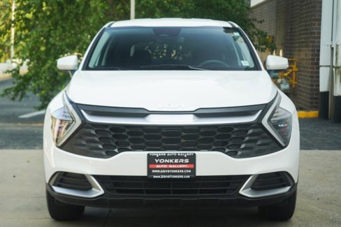 Used 2024 Kia Sportage LX image 3